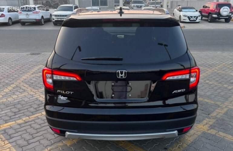 2022 Honda pilot back view