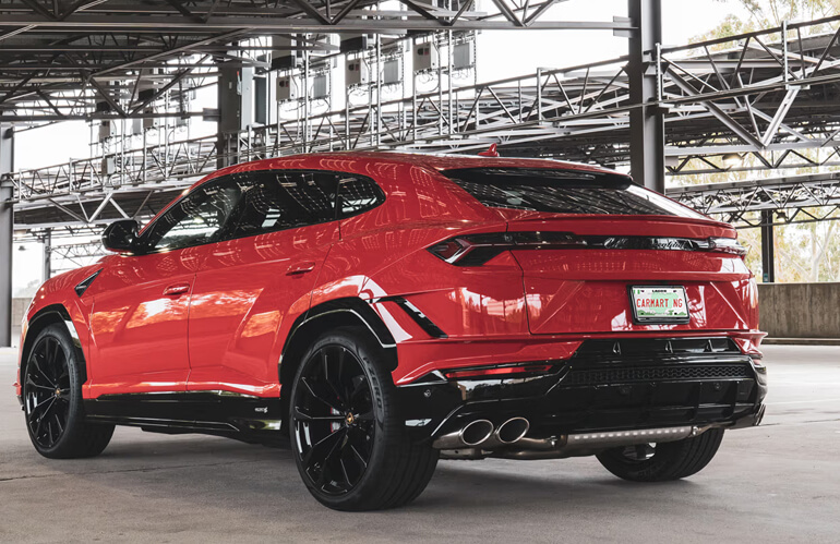 2023 Lamborghini Urus back view