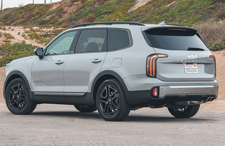 2024 kia telluride back view