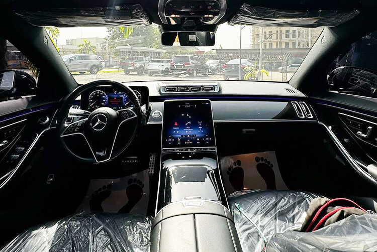 2021 Mercedes Benz S580 interior