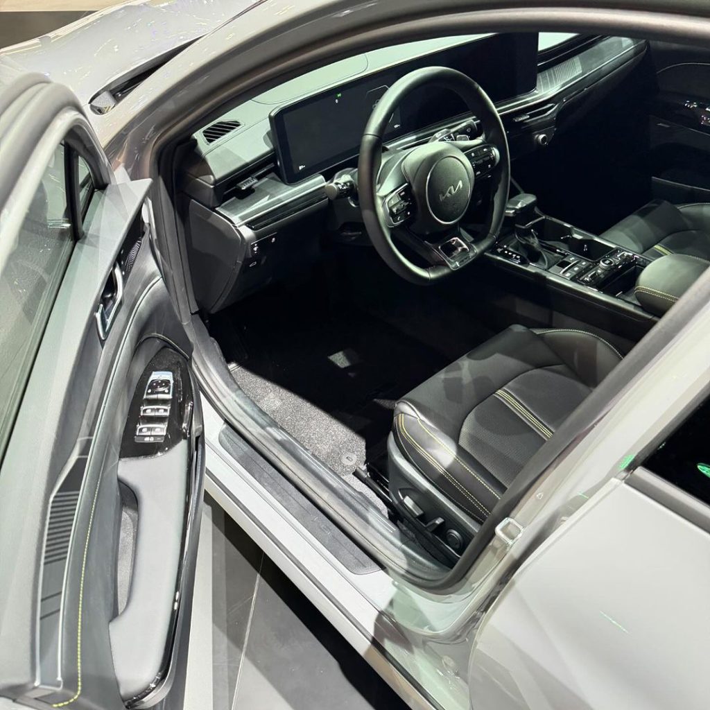 2025 kia k5 interior