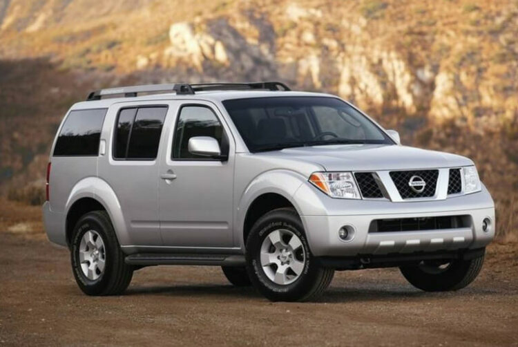 2005 Nissan Pathfinder SE