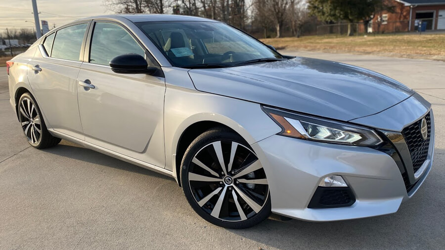 2021 Nissan Altima SR Test Drive & Review