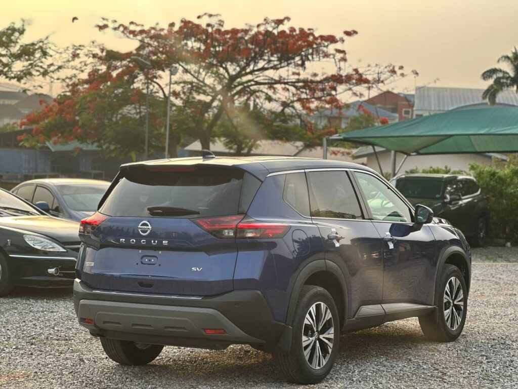 2021 Nissan Rogue back view