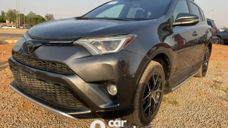 Super clean 2017 Toyota RAV4