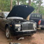 The Moment A Rolls-Royce Was Spotted At A Roadside Mechanic Shop