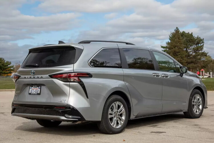 back of 2021 Toyota Sienna