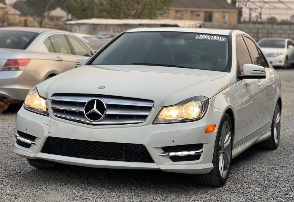 2012 Mercedes-Benz C300