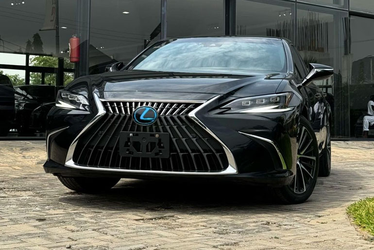 2023 Lexus ES350h in nIgeria