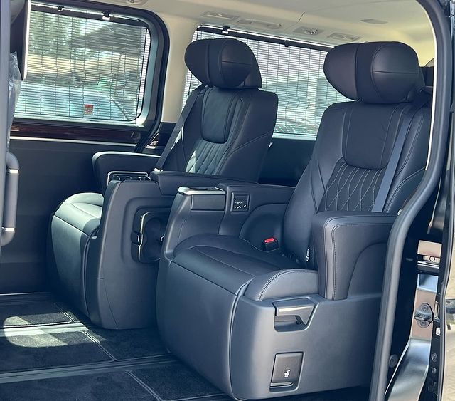 2024 Toyota Granvia Premium seat