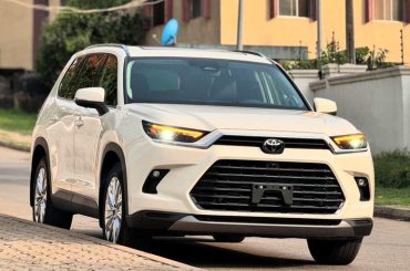 2024 Toyota Highlander Platinum