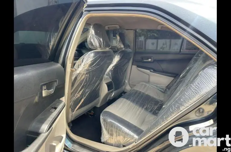 Inside view of 2013 Toyota Camry SE