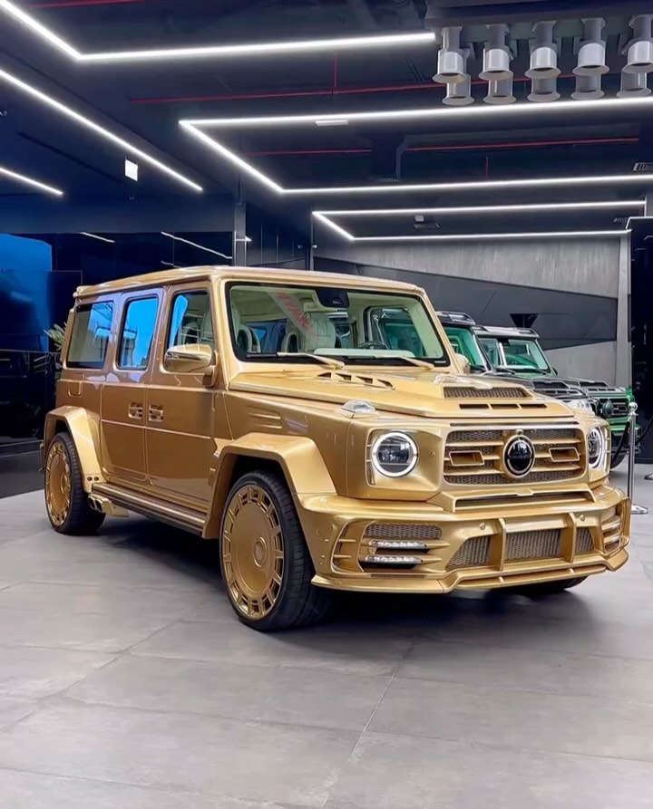 Mansory P900 EWB Gold Edition