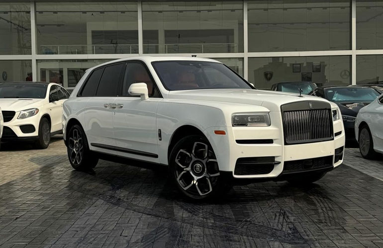 Rolls Royce Cullinan Black Badge 2023