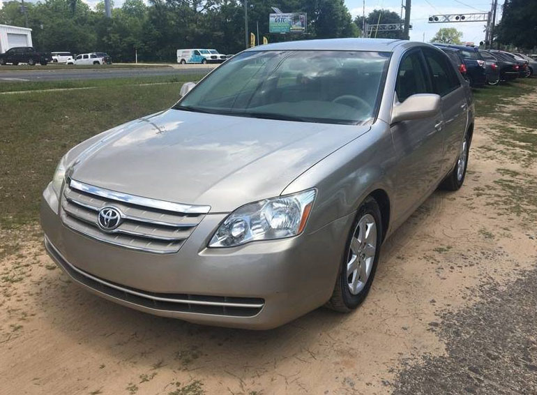 Clean 2005 Toyota Avalon