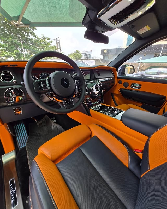 2024 Rolls Royce Cullinan interior