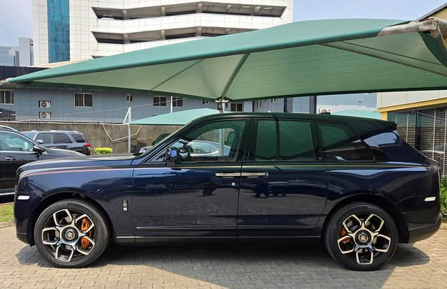 2024 Rolls Royce Cullinan back view