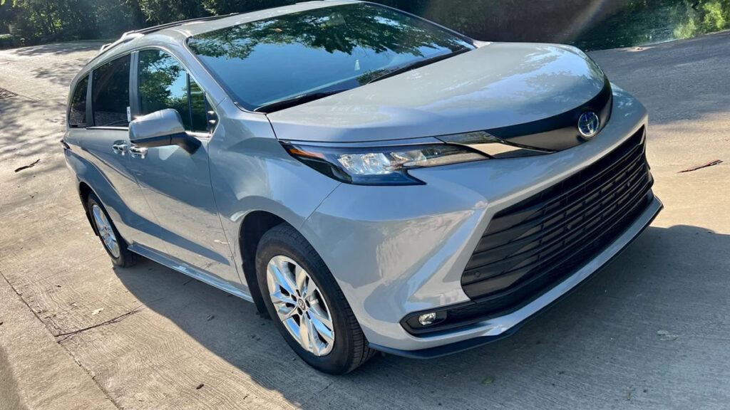 2025 Toyota Sienna in Nigeria