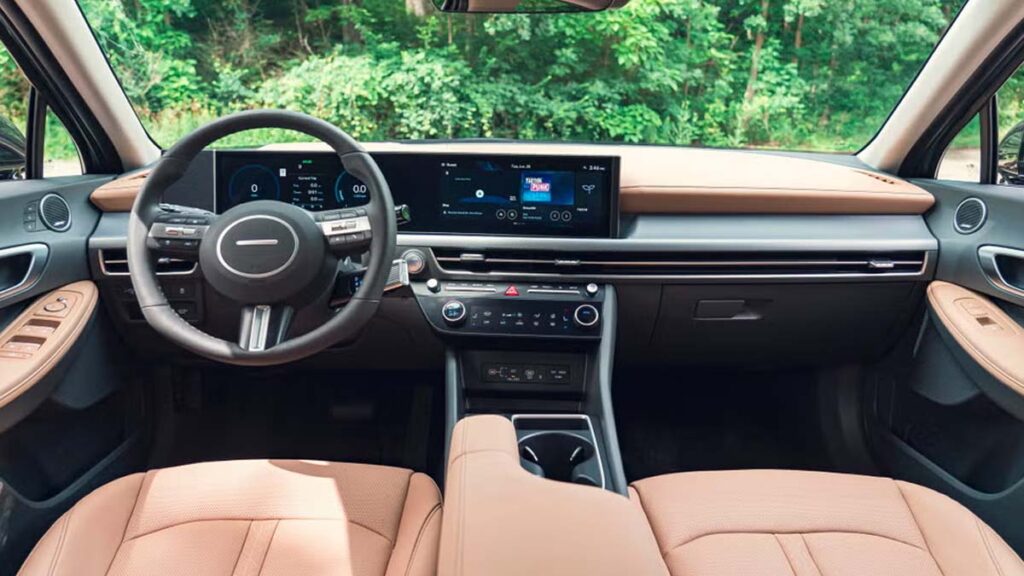 2026 Toyota Camry vs. 2026 Hyundai Sonata: Which One Really Delivers More for Nigerian Drivers? 3 2026 Hyundai Sonata interior